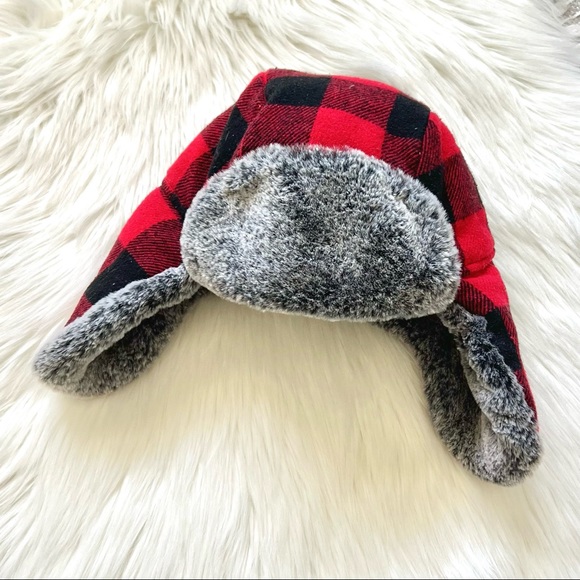 (❤️3/$30) Red & black plaid kids winter hat - Picture 1 of 3